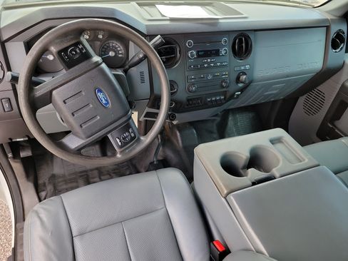 Used 2015 Ford F250 XL w/ Power Equipment Group AWD/4WD image 14