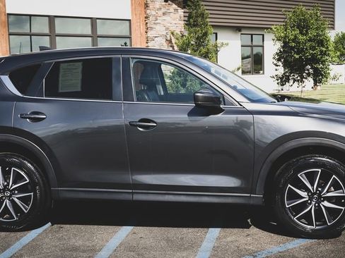 Used 2018 MAZDA CX-5 Touring w/ Preferred Equipment Package AWD/4WD image 11