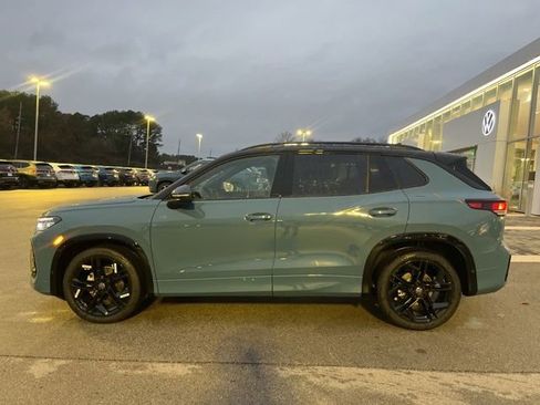 New 2026 Volkswagen Tiguan SE R-Line image 3