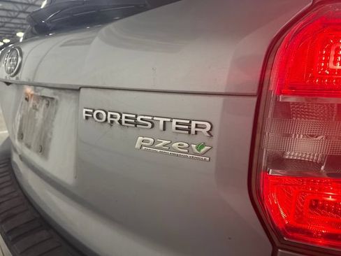 Used 2015 Subaru Forester 2.5i Premium w/ All-Weather Package AWD/4WD image 16
