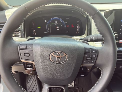 Used 2026 Toyota Camry SE w/ Convenience Package FWD image 13