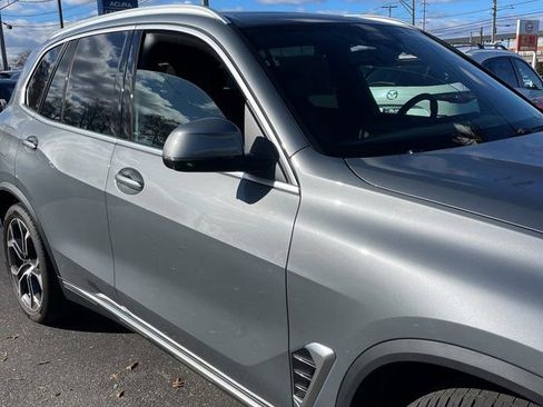 Used 2024 BMW X5 xDrive40i w/ Premium Package image 9