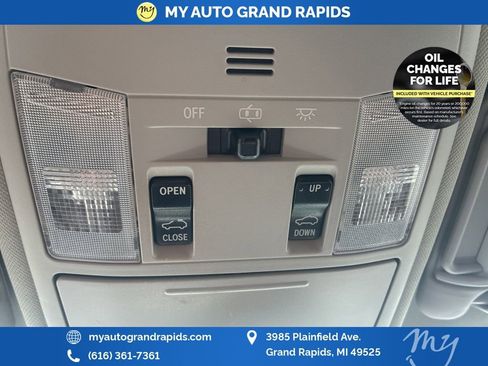 Used 2016 Toyota RAV4 XLE AWD/4WD image 8