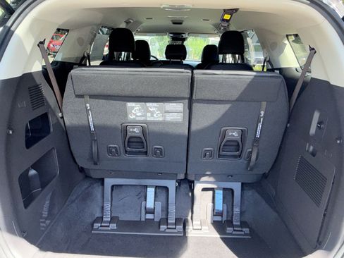 New 2026 Kia Carnival EX FWD image 31