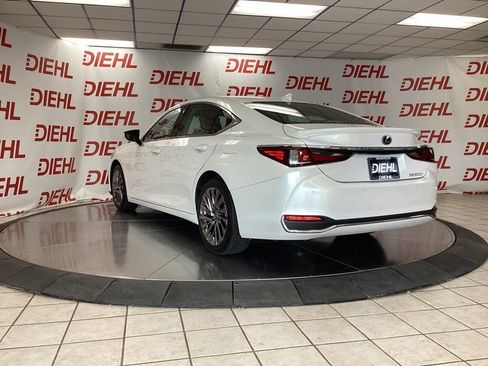 Used 2024 Lexus ES 300h w/ Accessory Package (Z1) FWD image 5
