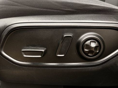 Used 2023 Jeep Grand Cherokee L Laredo image 28