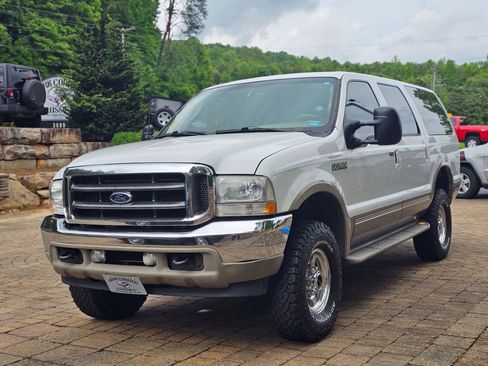 Used 2003 Ford Excursion Eddie Bauer image 2