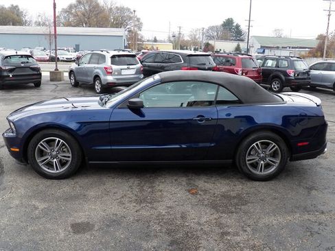 Used 2011 Ford Mustang Premium w/ 201A Rapid Spec Order Code image 7