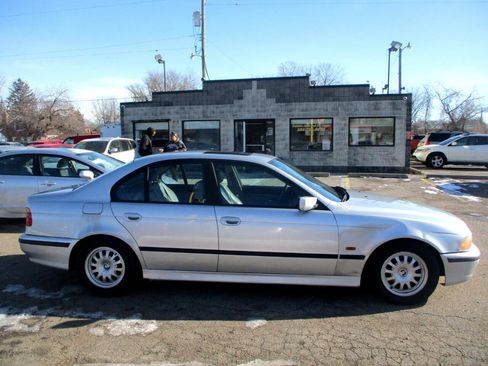 Used 1999 BMW 528i Sedan image 2