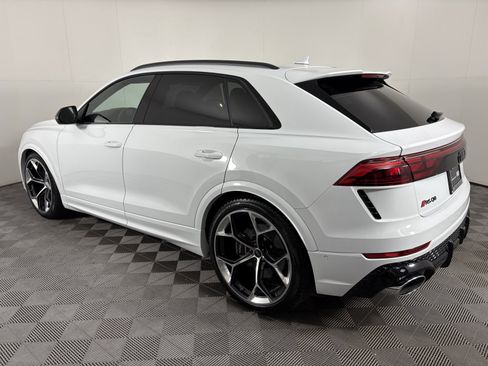 Used 2025 Audi RS Q8 performance image 4