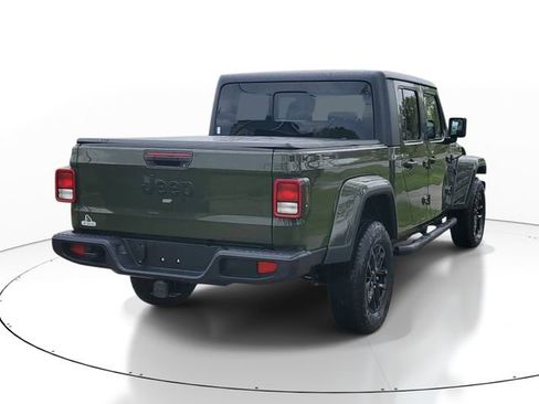 Used 2022 Jeep Gladiator Sport AWD/4WD image 4