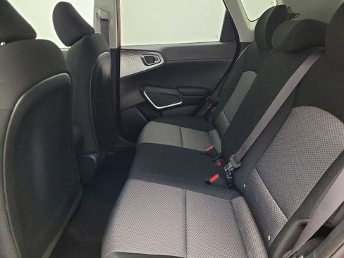 Used 2025 Kia Soul LX w/ LX Technology Package image 18