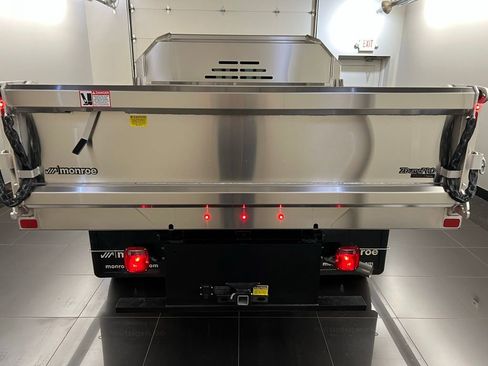 New 2025 Ford F550 4x4 Supercab Super Duty image 5