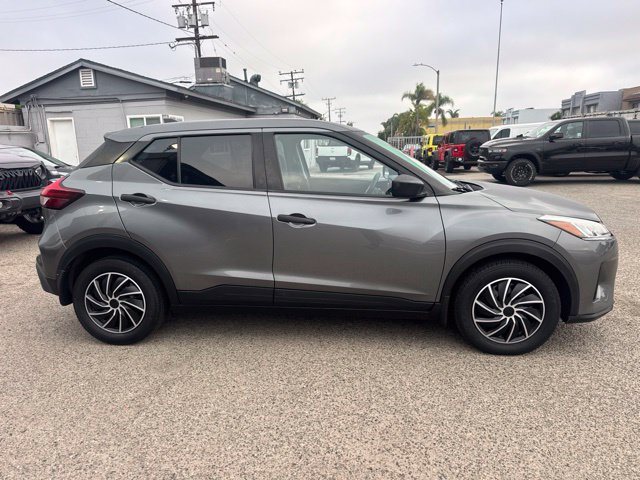 Used 2022 Nissan Kicks S FWD image 4