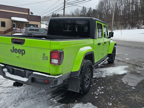 Used 2021 Jeep Gladiator Willys image 12