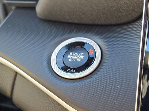 New 2025 Jeep Grand Cherokee Laredo X w/ Luxury Tech Group I image 32