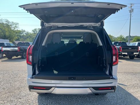 New 2025 Ford Expedition Platinum w/ Driver's Package image 18