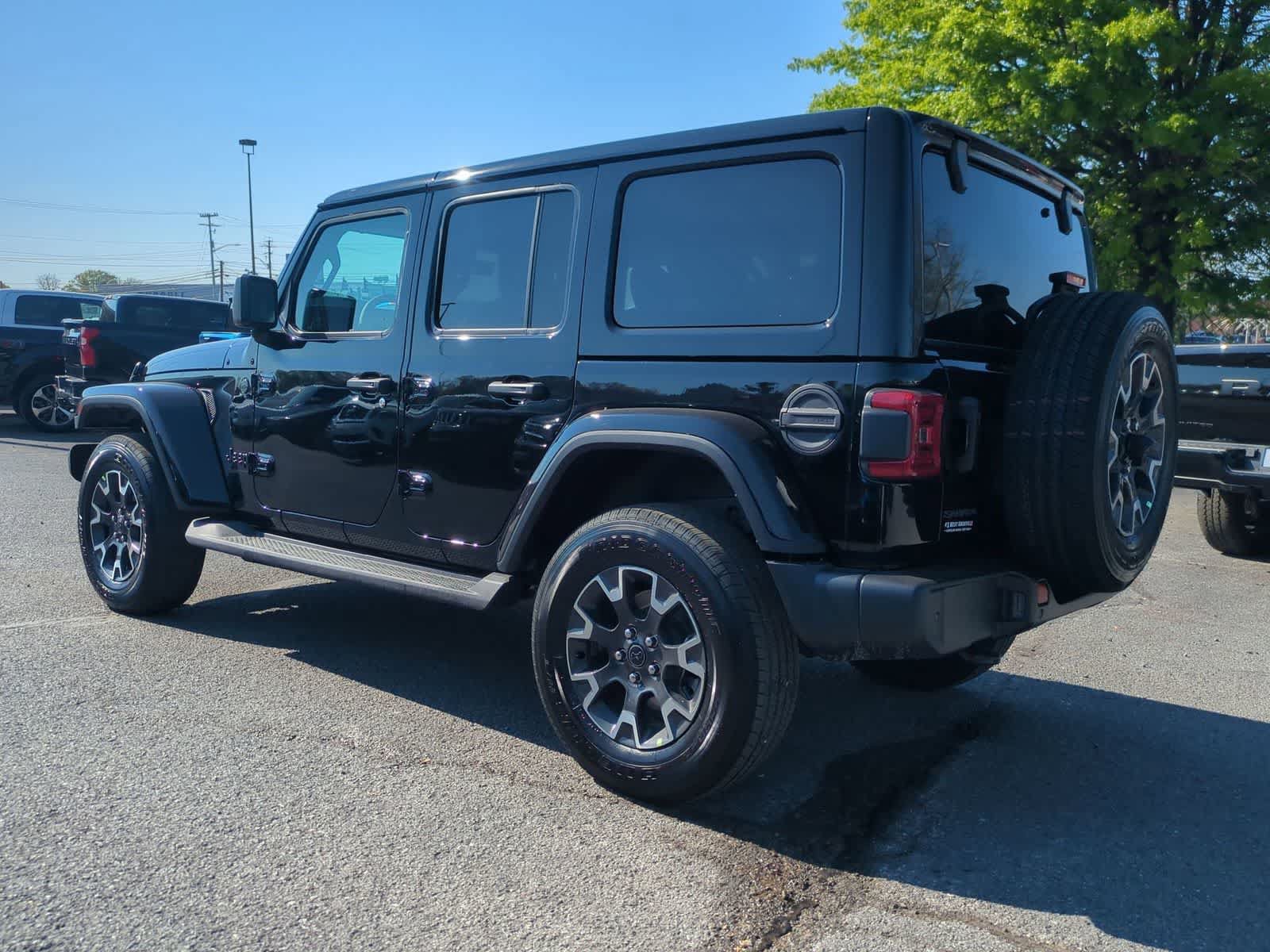 New 2026 Jeep Wrangler Unlimited Sahara AWD/4WD image 6