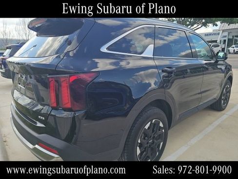 Used 2024 Kia Sorento S AWD/4WD image 4