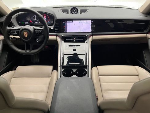 Used 2025 Porsche Panamera 4 image 24