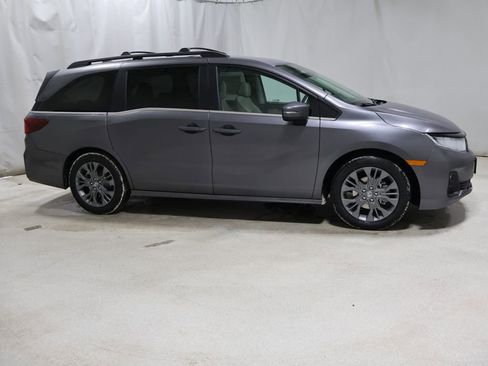 New 2026 Honda Odyssey Touring image 5