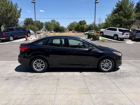 Used 2016 Ford Focus SE FWD image 3