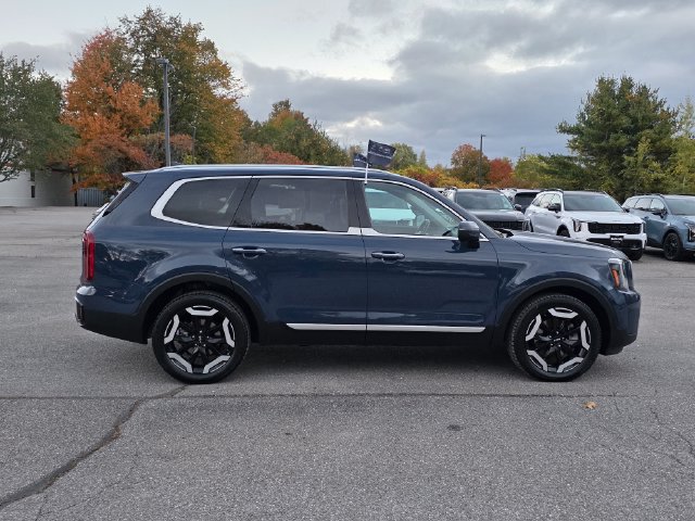 Certified 2024 Kia Telluride S w/ S Sunroof Package AWD/4WD image 9