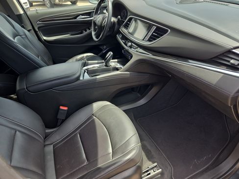 Used 2019 Buick Enclave Avenir w/ Avenir Technology Package FWD image 9