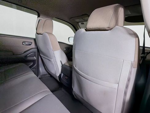 Used 2022 Nissan Frontier SV RWD image 28
