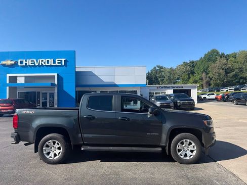 Used 2018 Chevrolet Colorado LT w/ LT Convenience Package AWD/4WD image 2