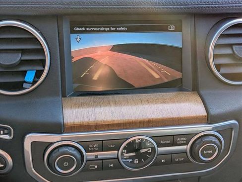 Used 2016 Land Rover LR4 HSE image 19