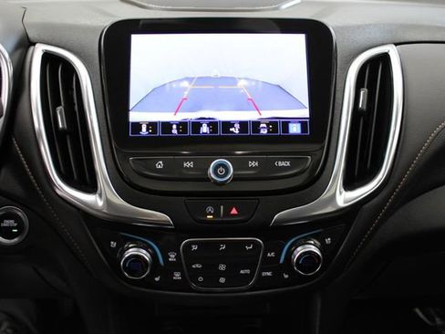 Used 2024 Chevrolet Equinox Premier image 8