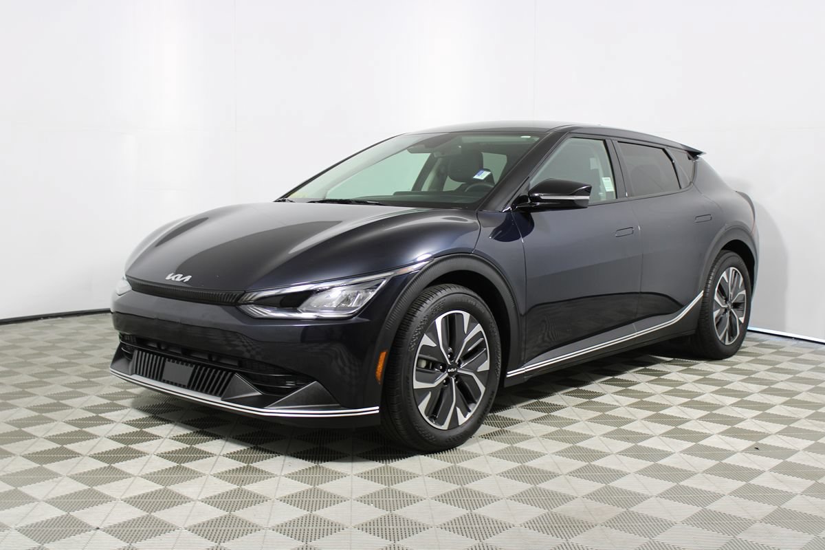 Used 2024 Kia EV6 Light RWD image 3