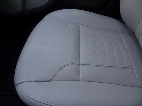 Used 2015 Ford Fiesta Titanium image 31