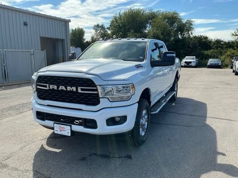 Used 2024 RAM 2500 Big Horn w/ Sport Appearance Package AWD/4WD image 5