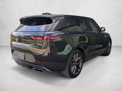Used 2024 Land Rover Range Rover Sport SE AWD/4WD image 5