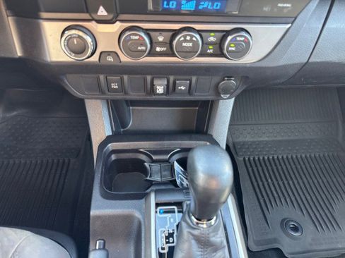 Used 2021 Toyota Tacoma SR5 AWD/4WD image 21