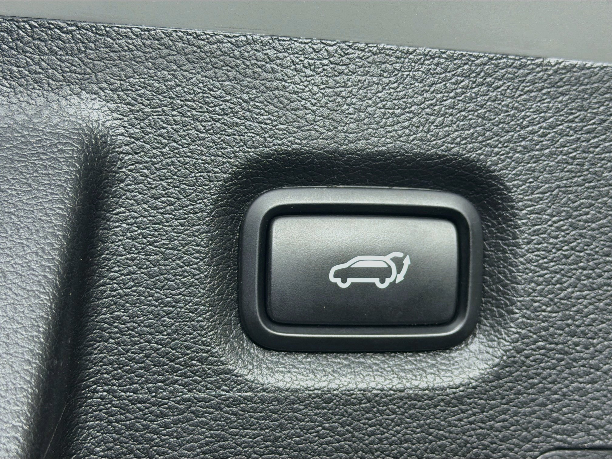 Used 2020 Hyundai Santa Fe Limited FWD image 29