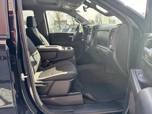 Used 2019 Chevrolet Silverado 1500 Custom Trail Boss w/ Custom Convenience Package AWD/4WD image 17