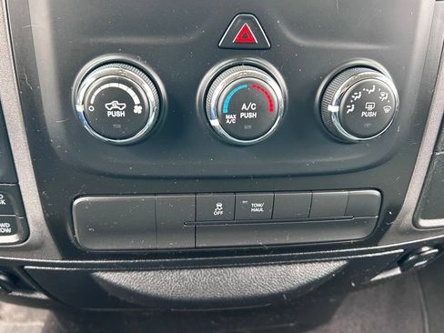 Used 2018 RAM 1500 Express w/ Express Value Package AWD/4WD image 12