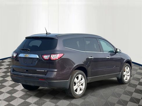 Used 2016 Chevrolet Traverse LT w/ Style and Technology Package image 5