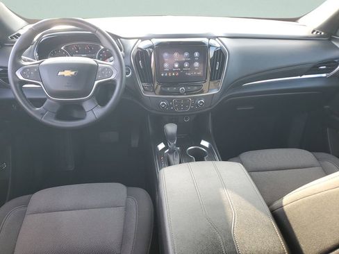 Used 2023 Chevrolet Traverse LT w/ Rear Camera Mirror Package image 14