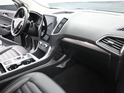 Used 2022 Ford Edge SEL w/ Convenience Package image 16