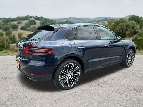 Used 2018 Porsche Macan AWD/4WD image 10