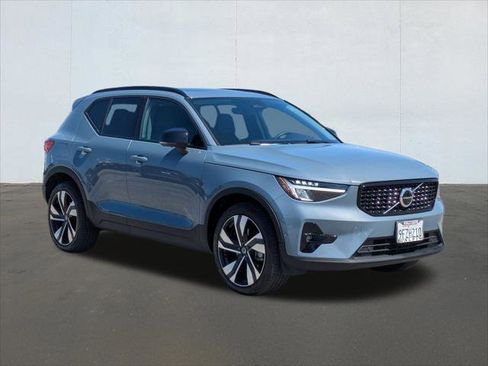 New 2026 Volvo XC90 T8 Plus w/ Protection Package Premier AWD/4WD image 7