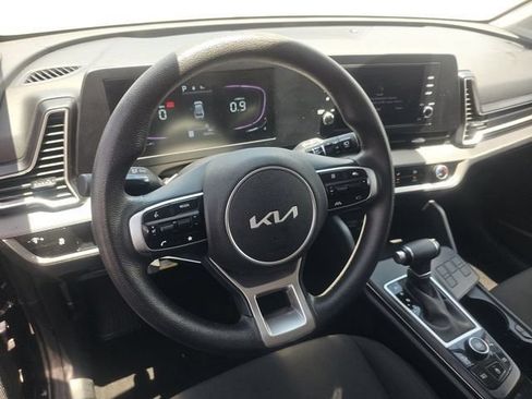 Used 2025 Kia Sportage LX FWD image 8