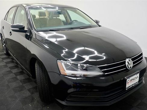 Used 2017 Volkswagen Jetta SE image 10