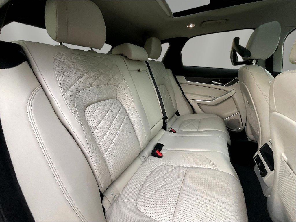 Used 2022 Jaguar F-PACE S AWD/4WD image 24