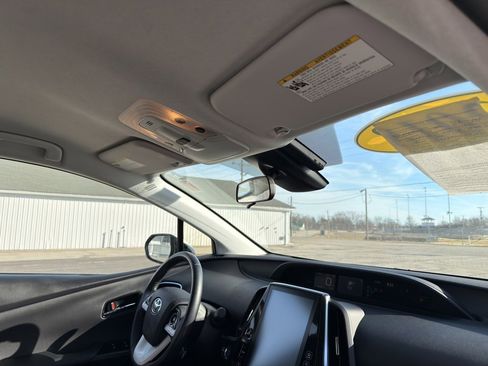 Used 2018 Toyota Prius Prime Premium image 56