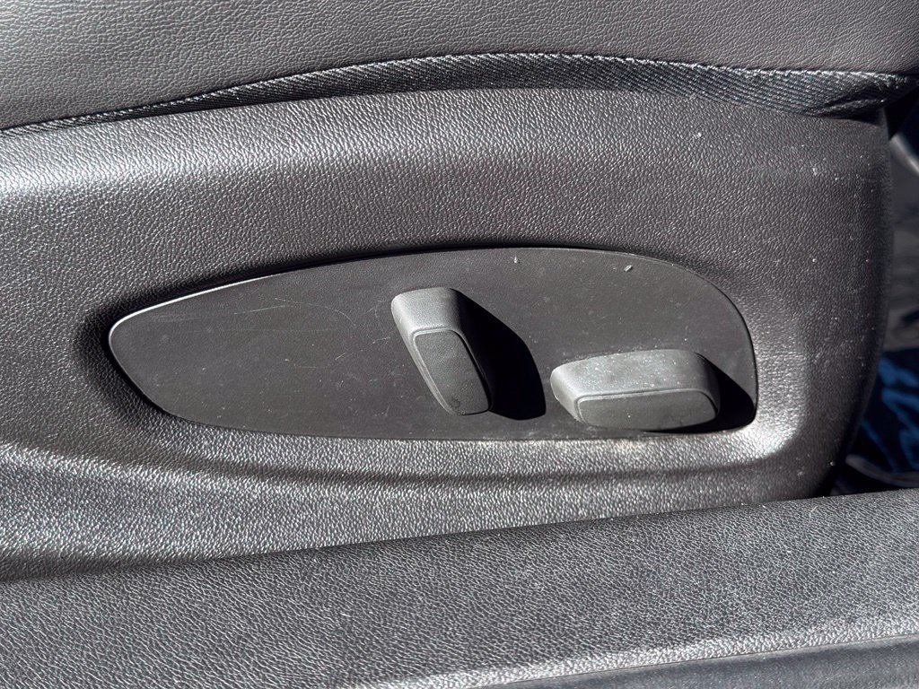 Used 2016 Chevrolet Camaro SS RWD image 29